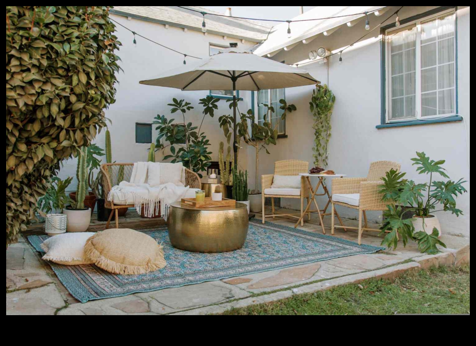 Πώς να σχεδιάσετε έναν κομψό υπαίθριο χώρο σαλονιού με έπιπλα ρατάν χρησιμοποιώντας ιδέες διακόσμησης;