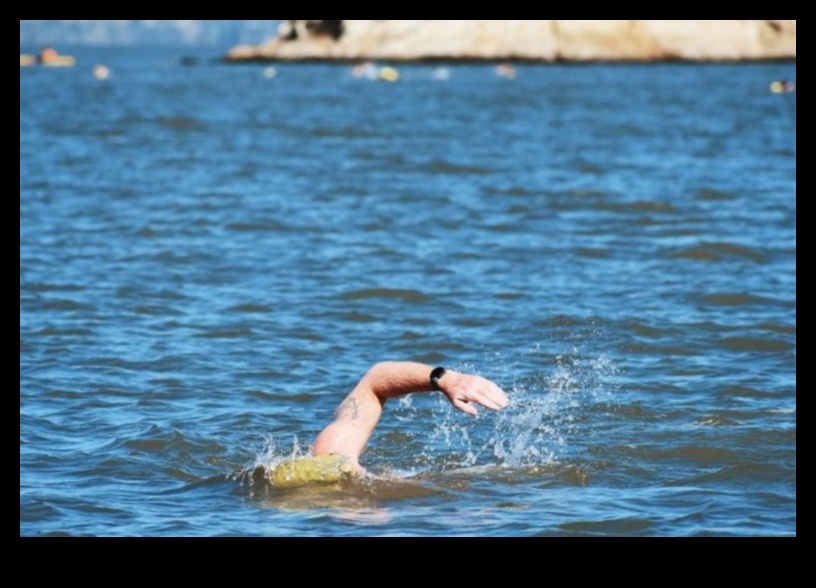 Riverfront Repetitions: Outdoor Workouts κατά μήκος γαλήνιας θαλάσσης